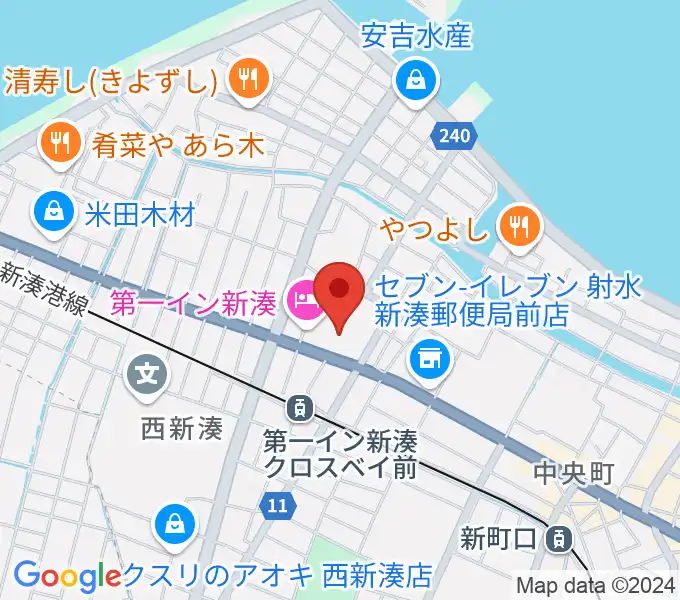 クロスベイ新湊の地図