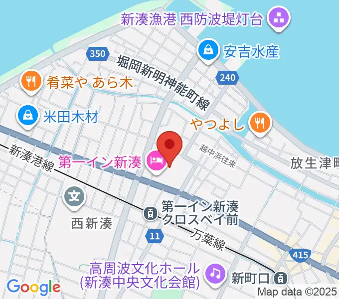 クロスベイ新湊の地図