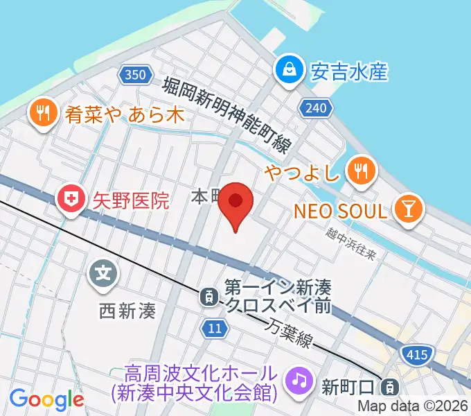 クロスベイ新湊の地図