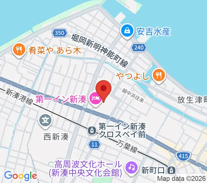 クロスベイ新湊の地図